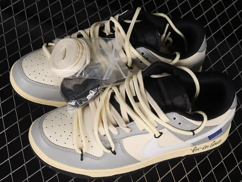 All Categories Nk SB Dunk Series Nk SB Dunk Low Low-top sneakers Nk Dunk Low Astronaut Gray and white industrial style distressed deconstructed straps dip-dyed casual sneakers DJ6188-002